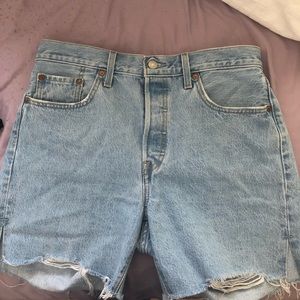 Levi’s 501 mid thigh shirts Size 29!